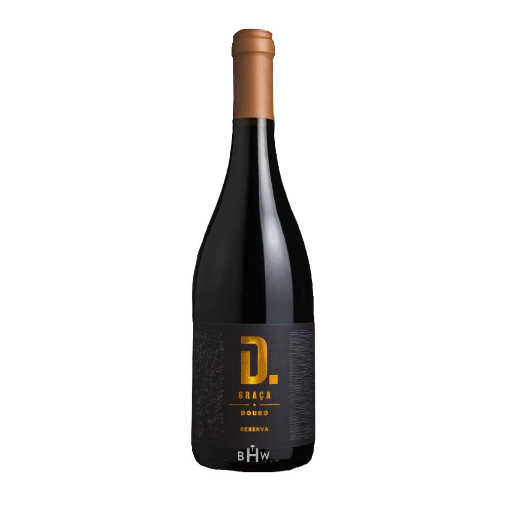 2017 Vini Lourenco D Graca Reserva Tinto Douro Portugal wine bottle with a white background.